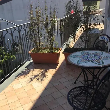 Oda ve Kahvaltı La Giara