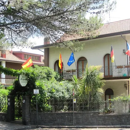 La Giara Oda ve Kahvaltı 3*